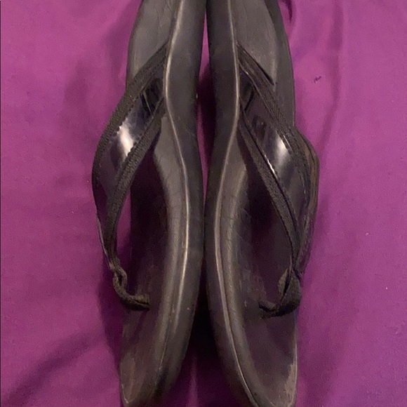 VIONIC SANDALS - Picture 2 of 5